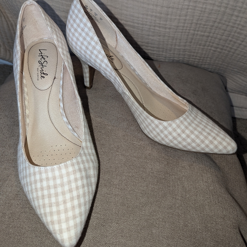 Life Stride Heels Cream Gingham Checkered 10W Wide Width